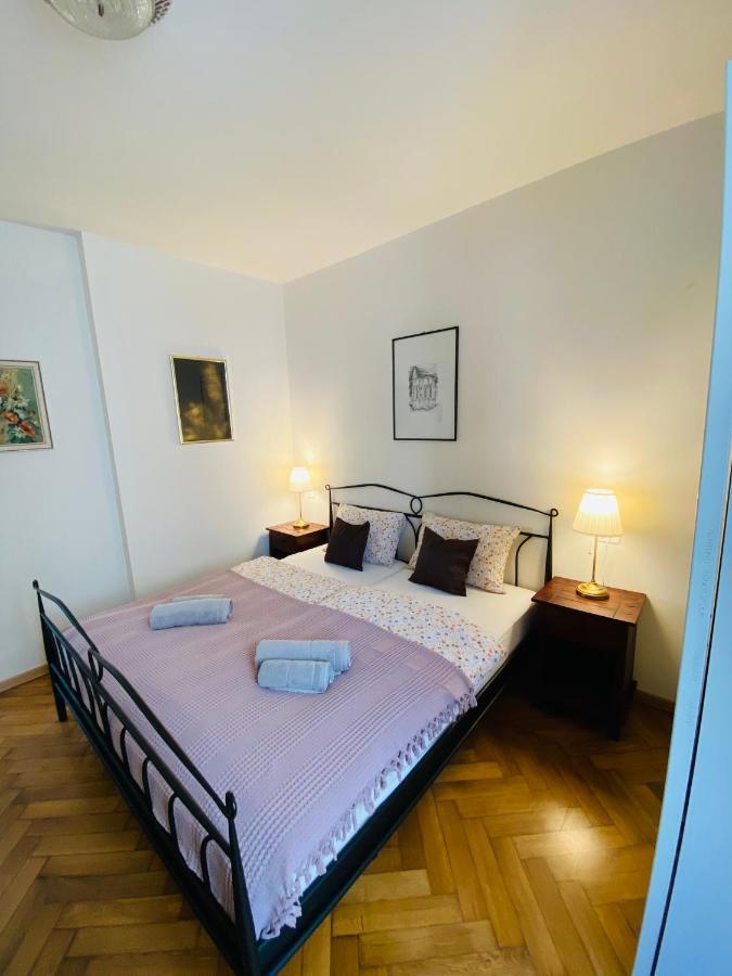 Visum Apartments ไพราน ภายนอก รูปภาพ